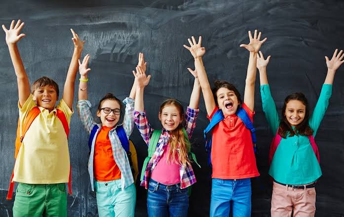 Ragazzi e attività scolastiche